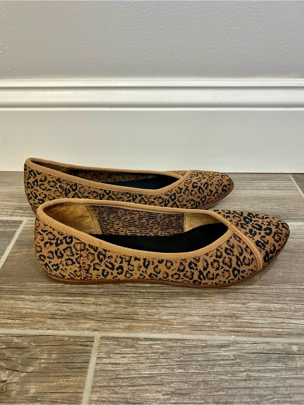 TOMS Katie Pointed Toe Knit Leopard Flats Women’s Size 7